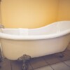 5 Reasons to Choose Refinishing Over Replacing Your Bathroom Fixtures